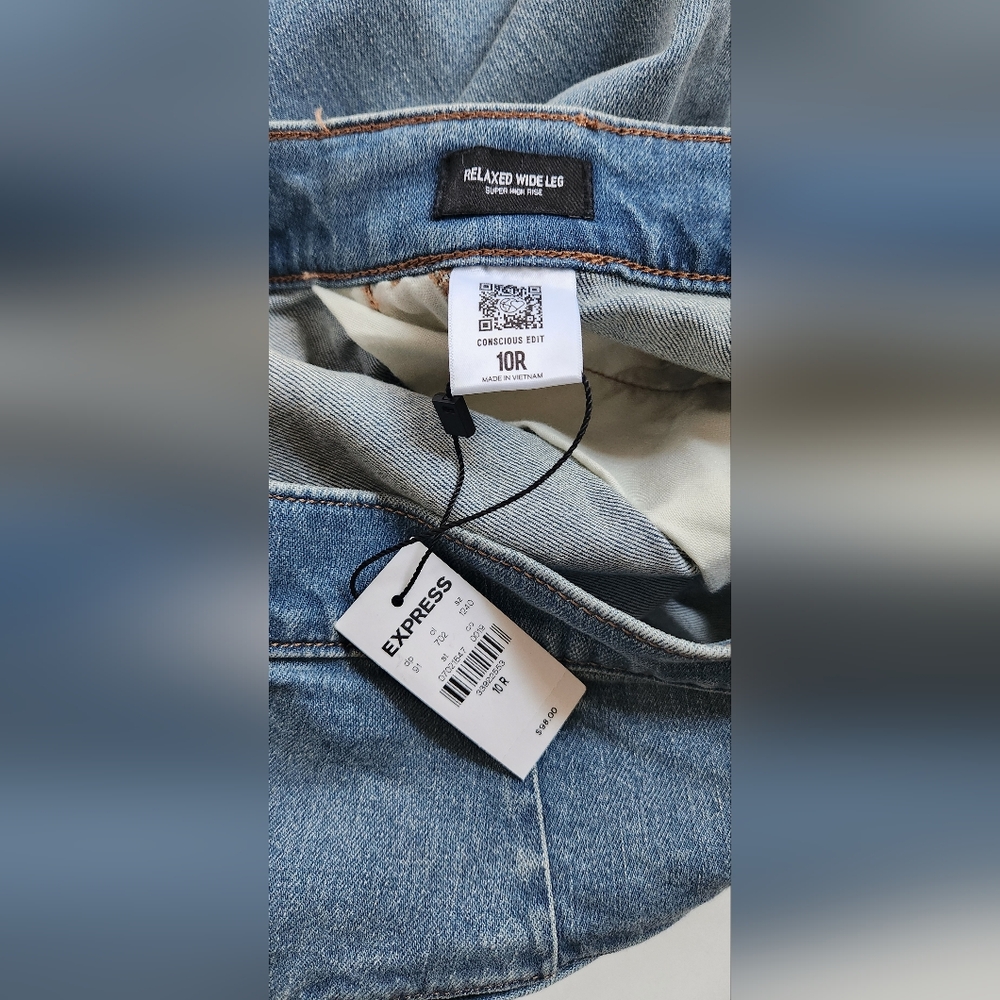 Express Relaxed Wide-Leg Super High Rise Denim Pants. Size: 10R - Picture 10 of 10